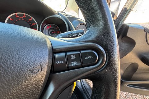 Honda Jazz I-VTEC ES PLUS.. AUTOMATIC.. 8 SERVICES.. LOOK ONLY 33K MILES.. BEST COLOUR 8