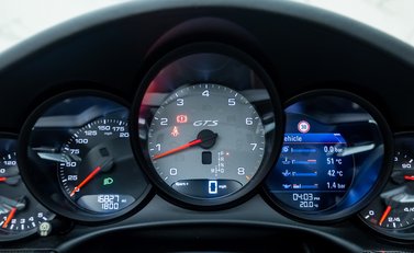 Porsche 911 Carrera GTS CABRIOLET (991.2) 21