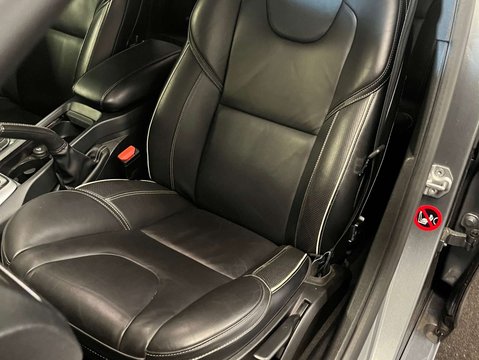 Volvo V40 2.0 V40 R-Design Pro D3 Auto 5dr 29
