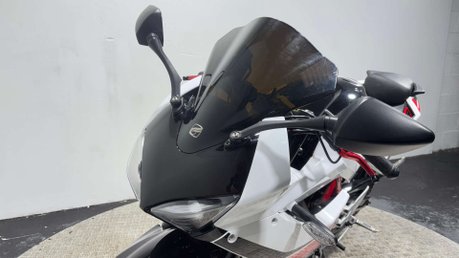 Hyosung GD 2016 ONLY 1K VERY CLEAN LIGHT WEIGHT SPORTS BIKE 250CC NEW MOT 6