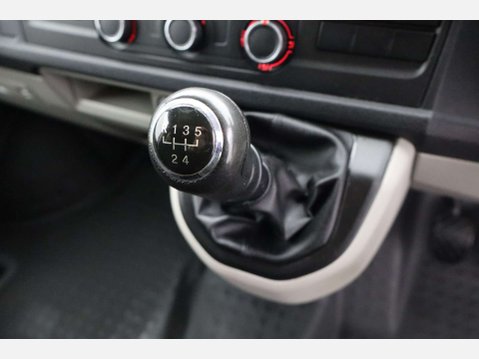Volkswagen Transporter 2.0 Transporter T32 S TDI BlueMotion Technology 5dr 51