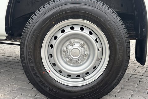 Isuzu D-Max 1.9 TD Utility 4x4 Single Cab Pickup 29