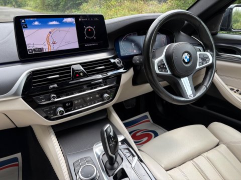 BMW 5 Series 520D M SPORT TOURING MHEV 14