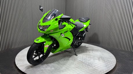 Kawasaki Ninja 250 EX 2008 ONLY 160 MILES OUTSTANDING CONDITION A2 READY 250CC 42