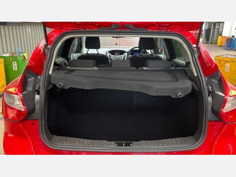 Ford Focus 1.0T EcoBoost Zetec Navigator Euro 5 (s/s) 5dr 8