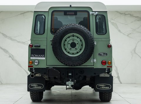 Land Rover Defender 110 HERITAGE 8