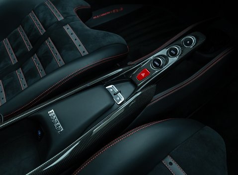 Ferrari F8 Tributo 23