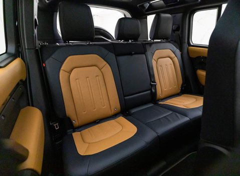 Land Rover Defender X 9