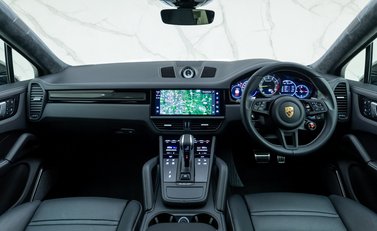 Porsche Cayenne Turbo GT 18