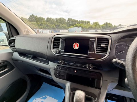 Vauxhall Vivaro 1.5 Vivaro F2900 Dynamic S/S 17