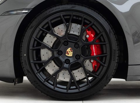 Porsche 911 Targa 4 GTS (992) 18