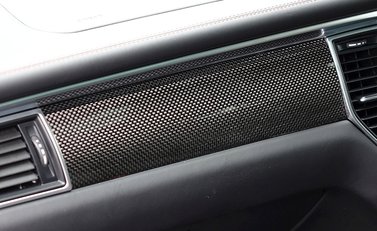 Porsche Macan Turbo Performance Package 24