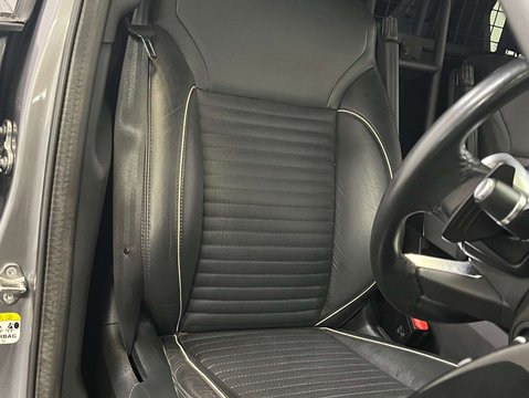 Land Rover Discovery 3.0 Discovery HSE SD6 Auto 4WD 10