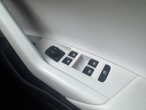 Volkswagen Polo 1.0 TSI BEATS DSG AUTOMATIC 22