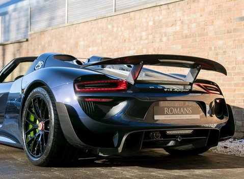 Porsche 918 Spyder Weissach 26