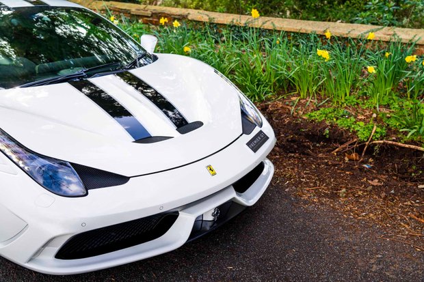 Ferrari 458 Speciale FULL FSH. CARBON FIBRE INT/EXT. CARBON ENGINE BAY. LIFT. CRUISE CONTROL. 3