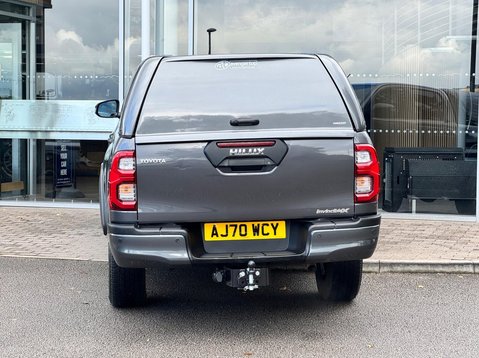 Toyota Hilux INVINCIBLE X 4WD D-4D DCB 6