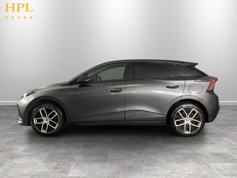 MG MG4 64kWh Trophy Long Range Hatchback 5dr Electric Auto (203 ps) Alloys - Air C 4