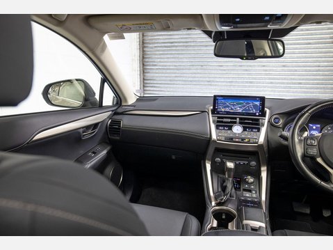 Lexus NX 2.5 300h GPF Premium SUV 5dr Petrol Hybrid E-CVT 4WD Euro 6 (s/s) (197 ps) 28