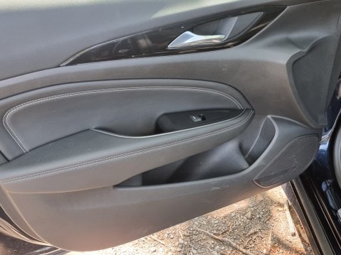 Vauxhall Insignia SRI VX-LINE NAV 37