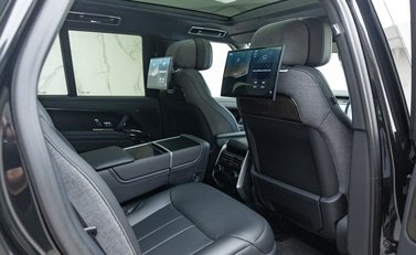Land Rover Range Rover P615 SV 38