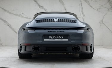 Porsche 911 Targa 4 GTS (992) 11