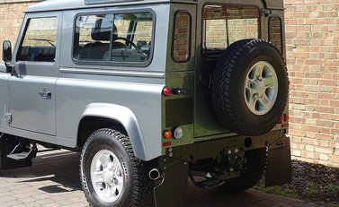 Land Rover 90 County 7