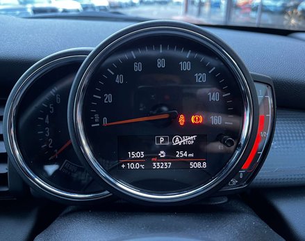 Mini Hatch 1.5 Cooper Sport Auto 3dr 21