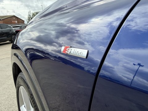 Audi Q4 40 S line SUV 5dr Electric Auto 82kWh (204 ps) 49