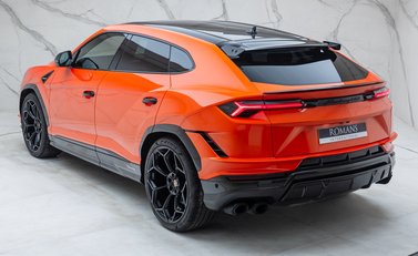 Lamborghini Urus PERFORMANTE 12