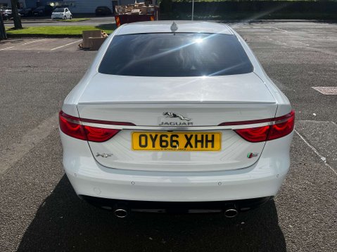 Jaguar XF 3.0 XF V6 S D Auto 4dr 37