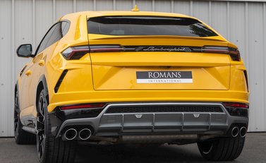 Lamborghini Urus 3