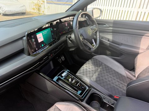 Volkswagen Golf R-LINE ETSI DSG 24