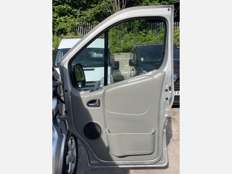 Vauxhall Vivaro 2.0 2900 CDTi Sportive Panel Van 4dr Diesel Manual FWD L3 (195 g/km, 113 bh 21