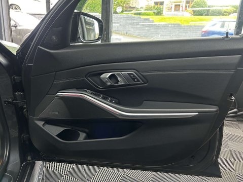 BMW 3 Series 2.0 320d M Sport Saloon 4dr Diesel Auto xDrive Euro 6 (s/s) (190 ps) M-SPOR 41