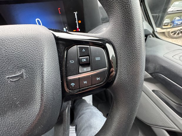 Ford Transit Custom SWB L1H1 Low Roof Trend 280 Air Con Alloys Cam Carplay Sensors EURO 6 18