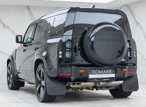 Land Rover Defender 110 D300 X 3