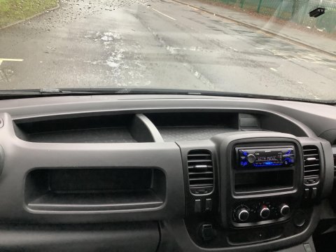 Renault Trafic 2.0 dCi ENERGY 30 Business+ LWB Standard Roof Euro 6 (s/s) 5dr 17