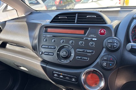Honda Jazz I-VTEC ES PLUS.. AUTOMATIC.. 8 SERVICES.. LOOK ONLY 33K MILES.. BEST COLOUR 12