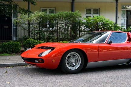 Lamborghini Miura P400 SV 12