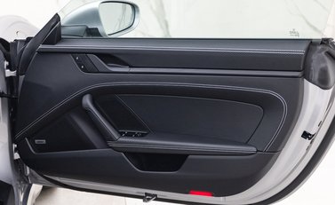 Porsche 911 (992) GT3 Touring 19