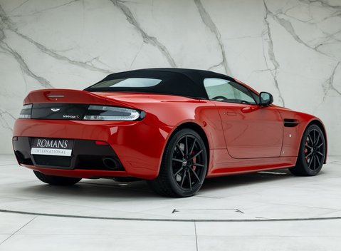 Aston Martin V12 Vantage S Roadster 5