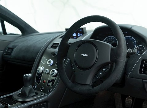 Aston Martin V12 Vantage S 9