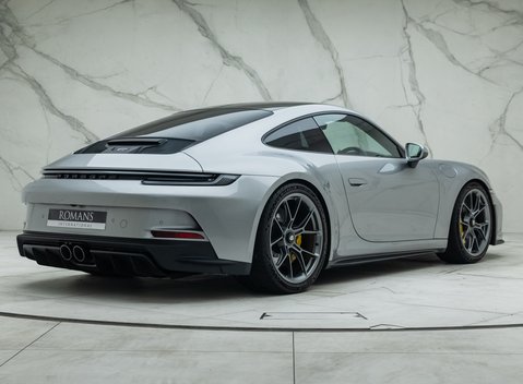 Porsche 911 GT3 TOURING (992) 6