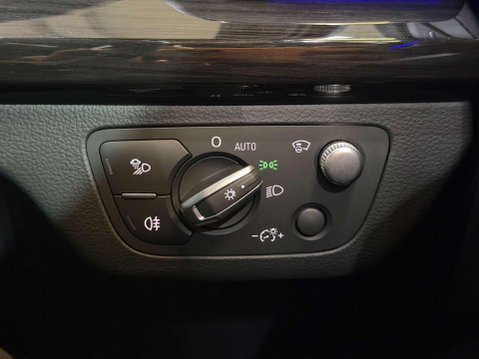 Audi Q5 2.0 TFSI 45 Vorsprung SUV 5dr Petrol S Tronic quattro Euro 6 (s/s) (245 ps) 61