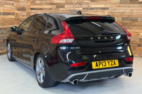 Volvo V40 2.0 T5 R-Design Pro Hatchback 5dr Petrol Auto Euro 6 (s/s) (245 ps) 4