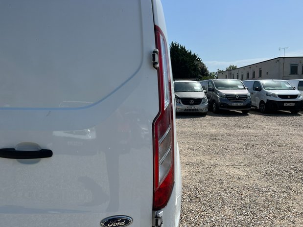 Ford Transit Custom SWB L1H1 Low Roof Trend 300 Air Con Sensors EURO 6 NO VAT 23