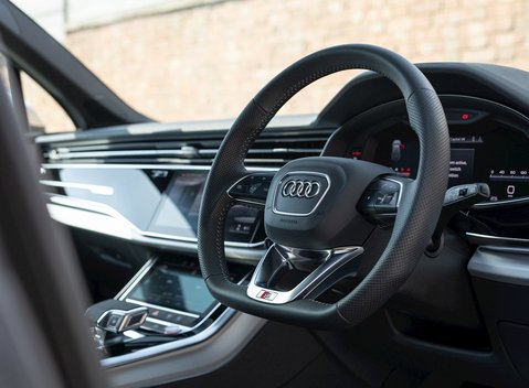 Audi SQ7 11