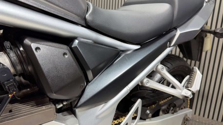 Suzuki Bandit GSF 650 2009 ONLY 13K NEW MOT JUST SERVICED A2 650CC 40