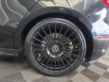 Mercedes-Benz A Class 2.0 A35 AMG (Premium Plus) Hatchback 5dr Petrol SpdS DCT 4MATIC Euro 6 (s/s 24
